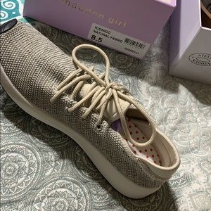 Steve Madden Iconicc Natural Fabric size 8.5